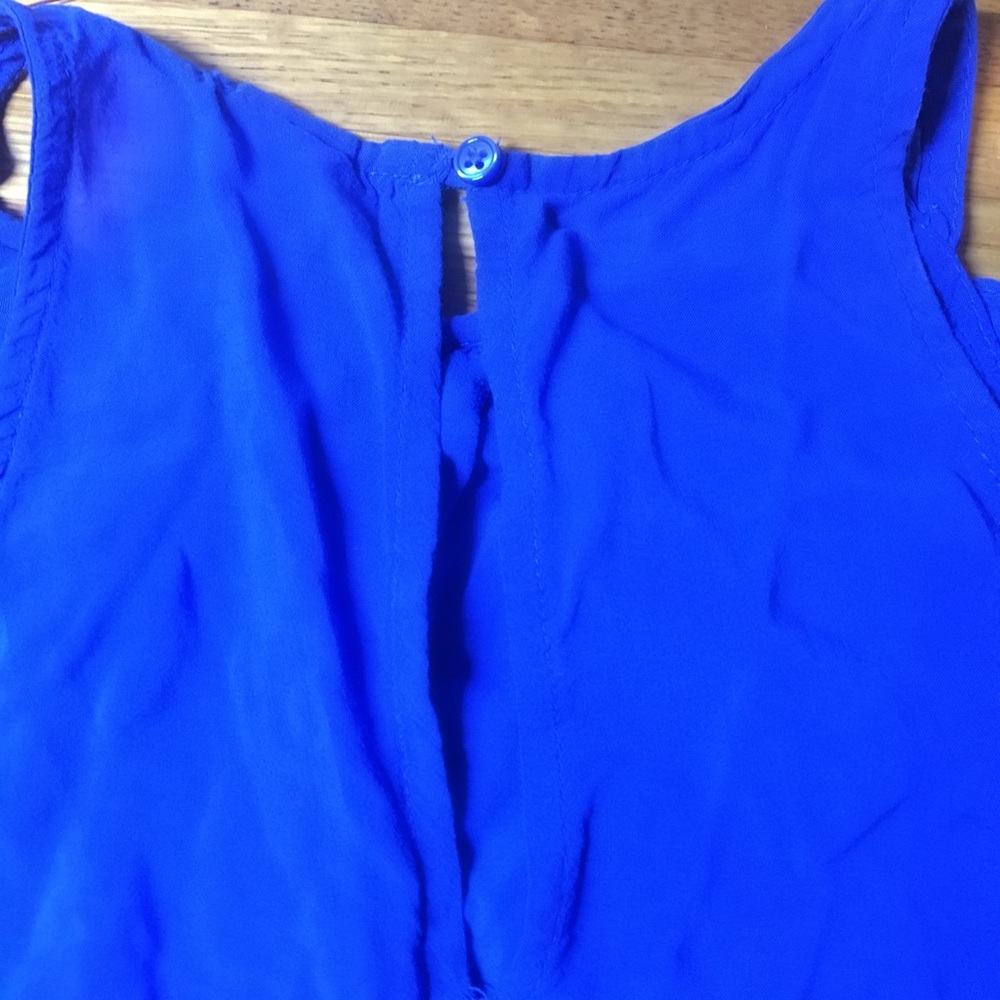 Old Navy Ruffle-Sleeve Blouse - Picture 3 of 4